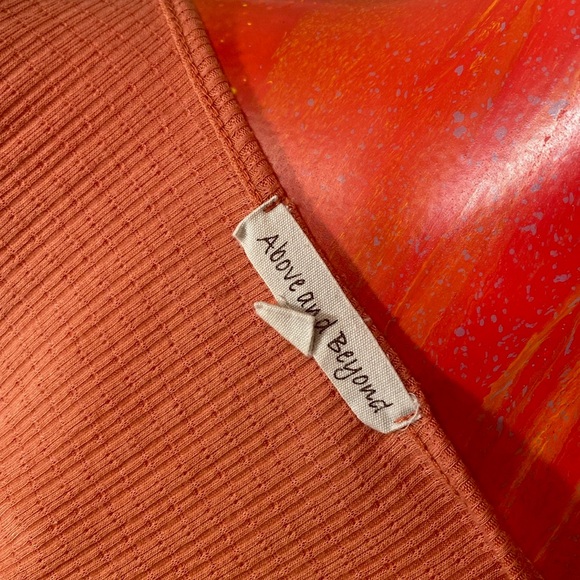 ABOVE AND BEYOND Pink Tie Knot Top - Picture 11 of 12